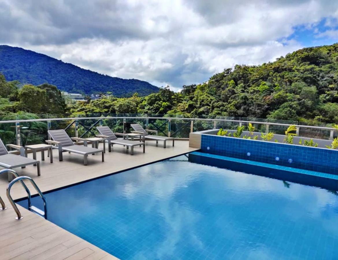 Zenith Hotel Cameron Tanah Rata Exterior photo The swimming pool at the hotel