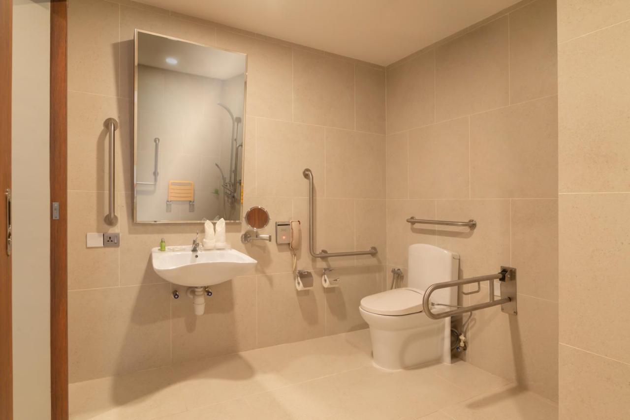 Zenith Hotel Cameron Tanah Rata Exterior photo Disabled toilet with disabled shower